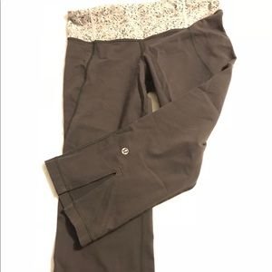 Lululemon gather and crow Capri